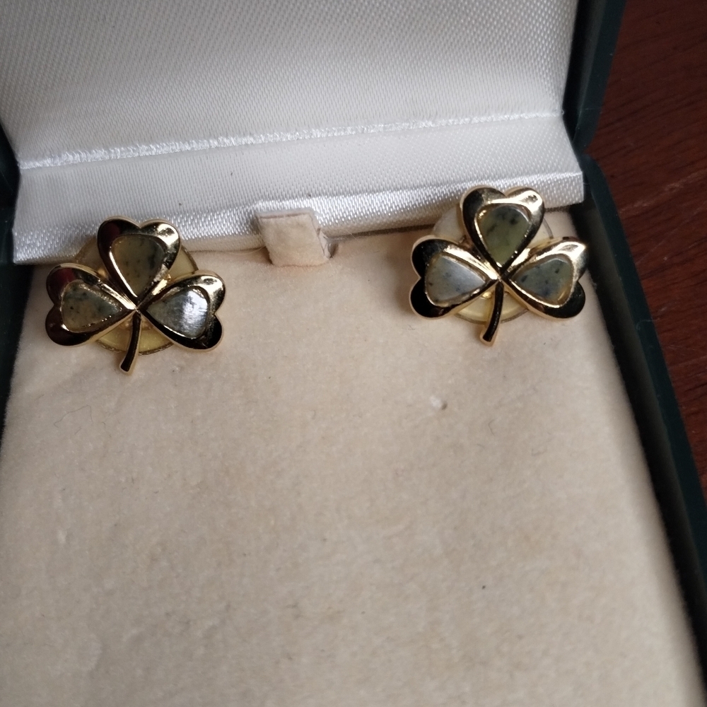 Women's 4 Leaf Clover Stud Earrings